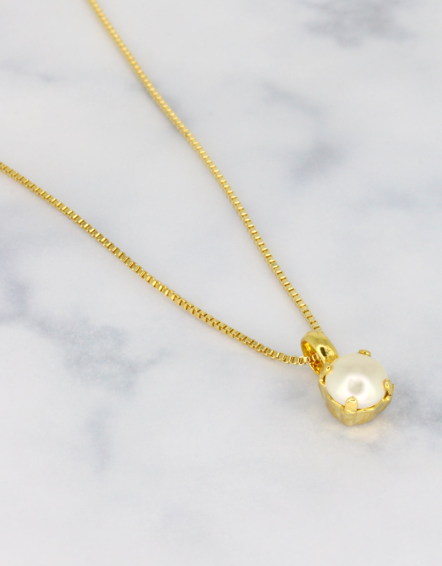 White Pearl/ Gold